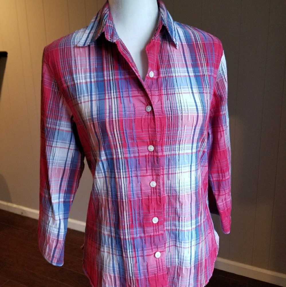 Red white & blue long sleeved plaid petites top